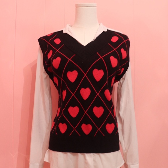 Sioni Red Heart Knit Vest & Blouse - Picture 4 of 5